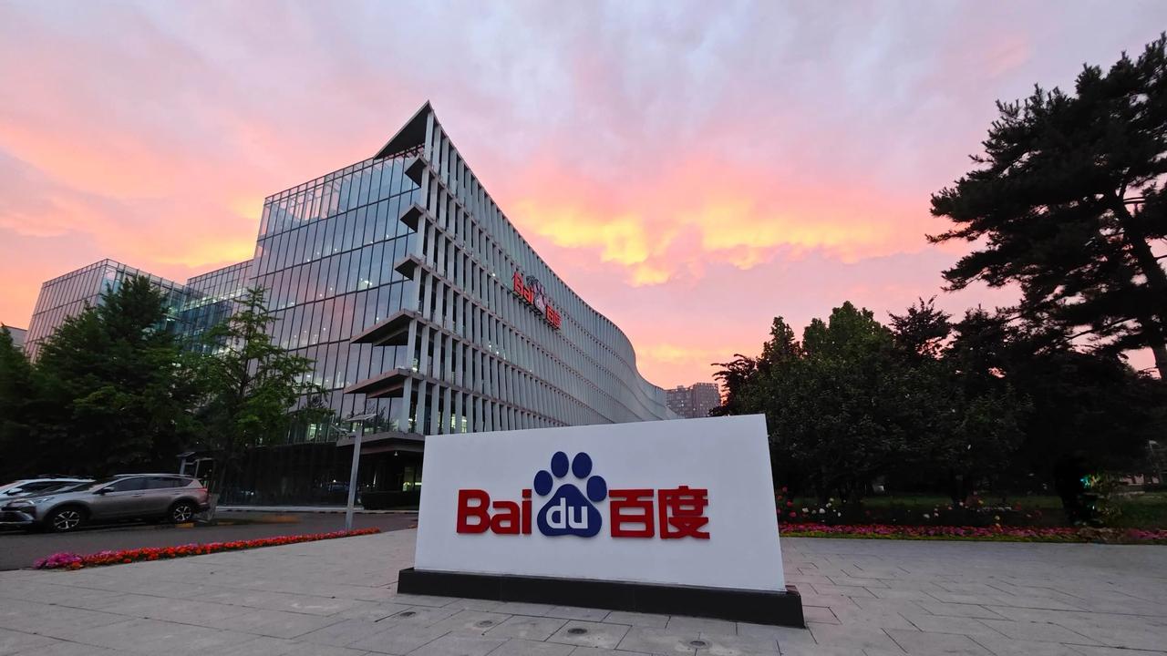 班花 摸 摸 动漫